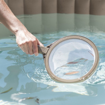 Kit d'entretien complet pour spa de marque INTEX - Le Dépôt Bailleul