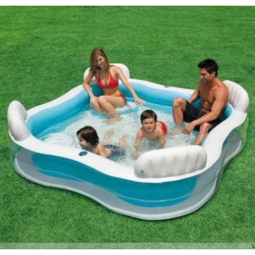 Piscine familiale avec sièges de la marque Intex - Le Dépôt Bailleul