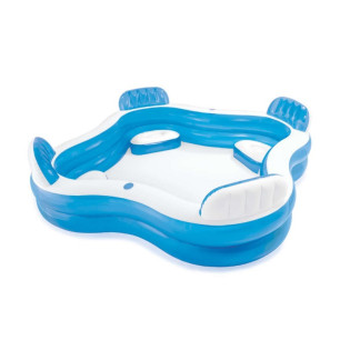Piscine carrée familiale...