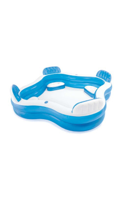 Piscine carrée familiale...