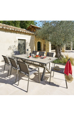 Table extérieure fixe...