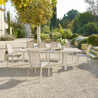 Table extensible 10 places...