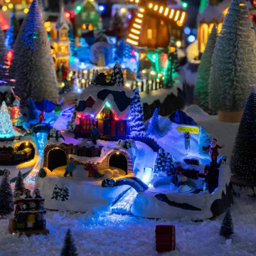 Village de noël animé et lumineux tracteur et boule de neige - LE DEPOT BAILLEUL