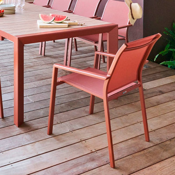 Fauteuil repas Essentia acajou Hespéride -  Le Dépôt Bailleul