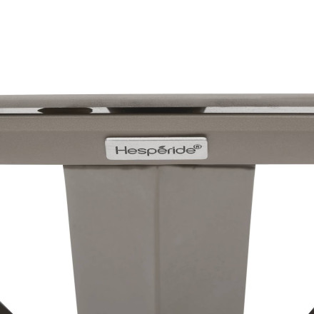 Table extérieure ronde 6 places aluminium Oryon café Hespéride - Le Dépôt Bailleul