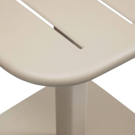 Table de jardin métal 2 places Alégoria argile Hespéride - Le Dépôt Bailleul