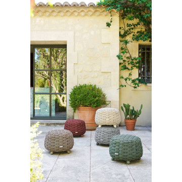 Pouf extérieur maille tressée Obbae vert laurier Hespéride - Le Dépôt Bailleul